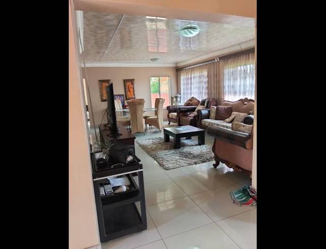 3 BEDROOM HOUSE FOR SALE IN NORKEM PARK